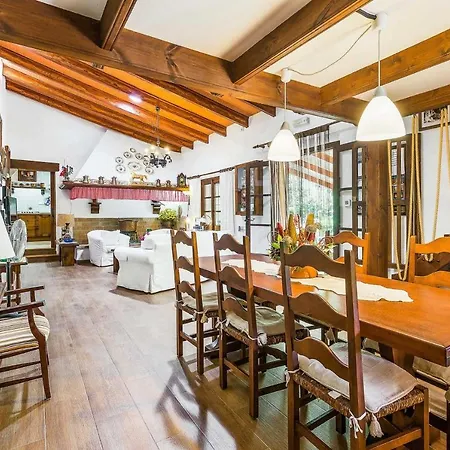 Es Refugi Villa Alcúdia